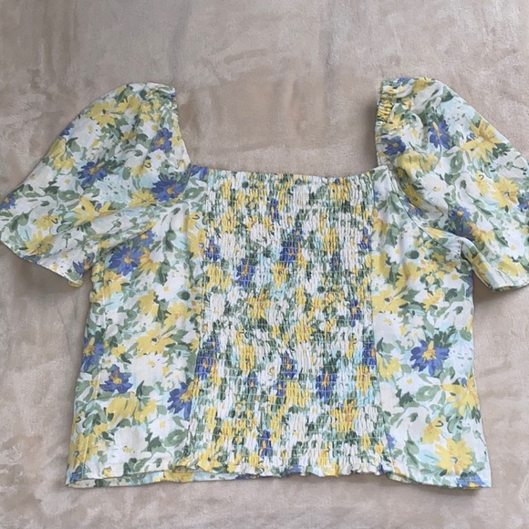 Abercrombie and Fitch Women’s Off the Shoulder/ Square Neck Top - Picture 2 of 4